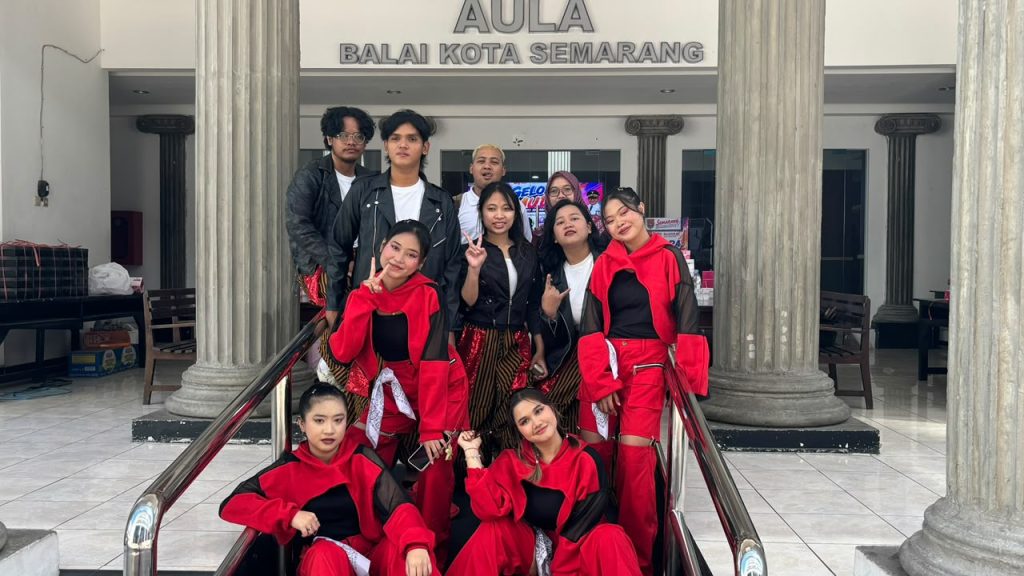 UKM Tari USTEDI tampil mewakili Kecamatan Gunungpati di Gelora Muda Kota Semarang 2026